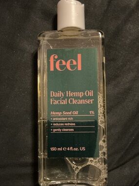 feel Daily Hemp-Oil Facial Cleanser